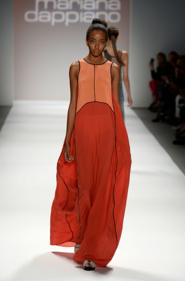 Fashion Week Trends bei der Hausgestaltung orange kleid