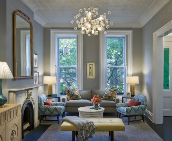 Ideen für Zwischenfarben leuchter couch kamin sofa grau tisch