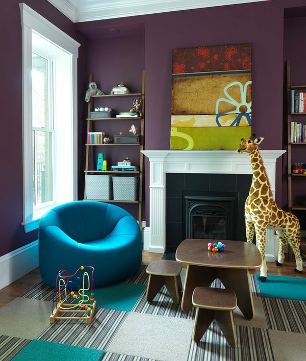 Kinder Spielräume blau sofa giraffe kamin tisch hocker regale