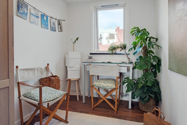 Prächtiges Apartment skandinavischen Stil stuhl schreibtisch pflanze