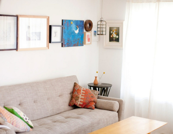 Schaffen Sie Kunst zu Hause beige couch bild tisch