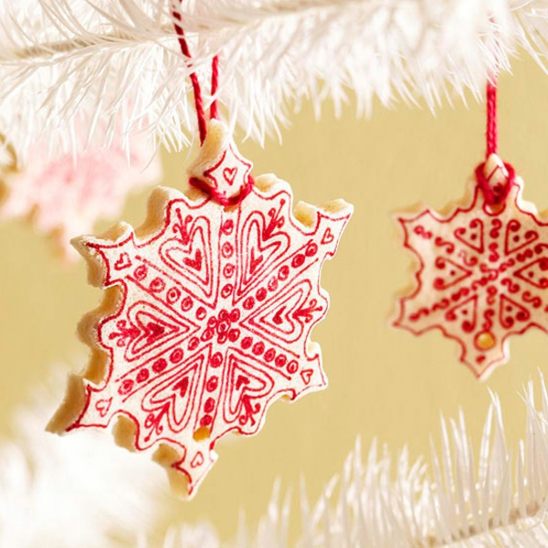 Weihnachtsbaum Ornamente teig rot weiß schneeflocken herz Weihnachten dekoration