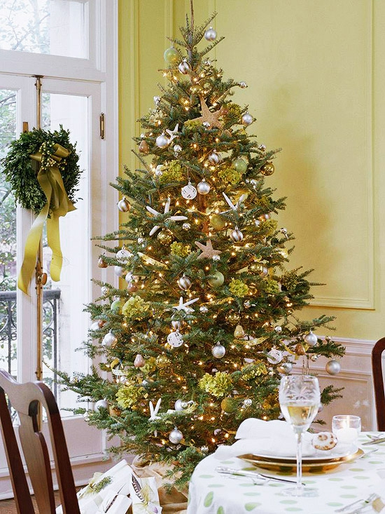 weihnachtsbaum dekoration gold silber kugeln glitter