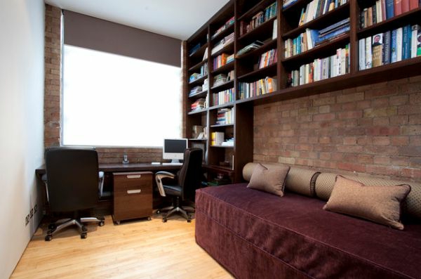 Heimbüro erfolgreich teilen schreibtisch stuhl regale couch braun