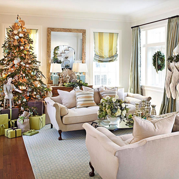 Schöne Weihnachten Wohnzimmer weihnachtsbaum couch tisch kranz