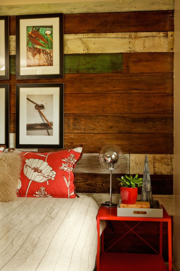 Verschönern Sie Ihre Wände durch Holz rot nachttisch