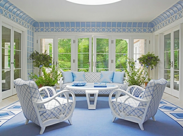 beeindruckend Wohnzimmer Dekoration blau gemustert sofa couch tisch