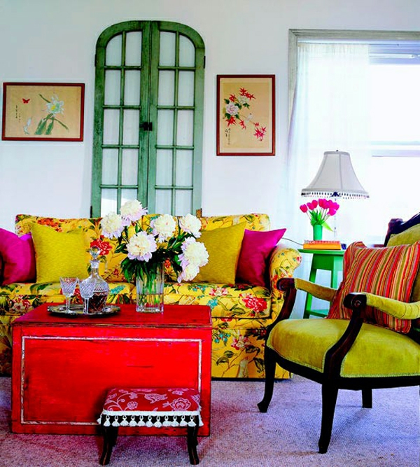 handgemacht Möbel und Dekorationen aus alten Türen bunt tisch sofa couch gemustert