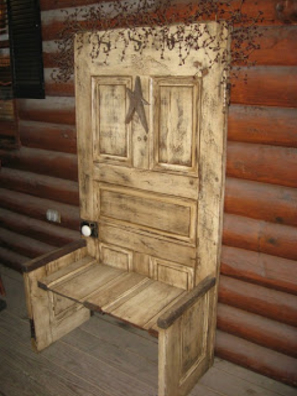handgemachte Möbel und Dekorationen aus alten Türen holz stuhl