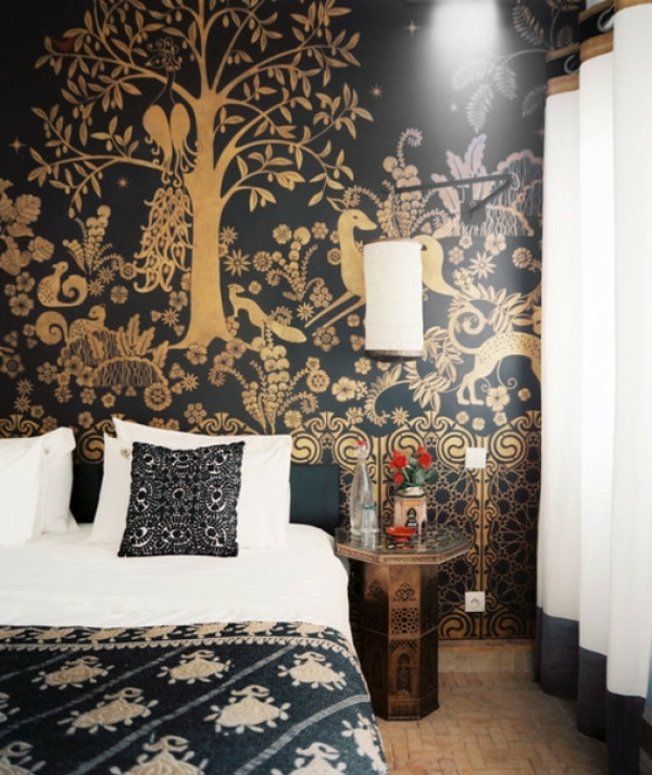 schöne romantische Schlafzimmer wandverkleidung baum blumen bett