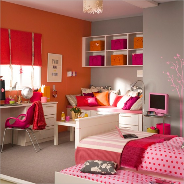 Aufbewahrung im Jugendzimmer von Mädchen rosa bett regale korb tisch