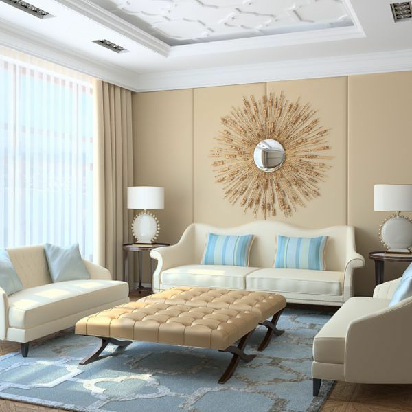 Wunderbare Kombination von Graublau und Beige im Interior couch wohnzimmer tisch