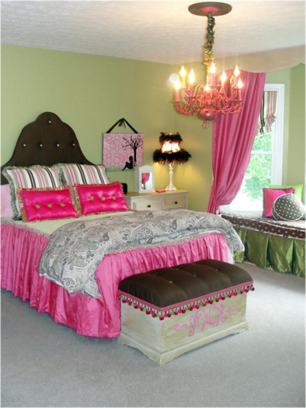 atemberaubendes Mädchenzimmer rosa leuchter bett grün