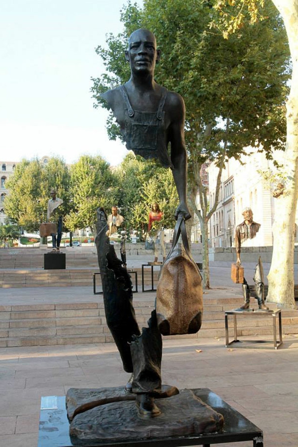 bronzen Skulpturen mann