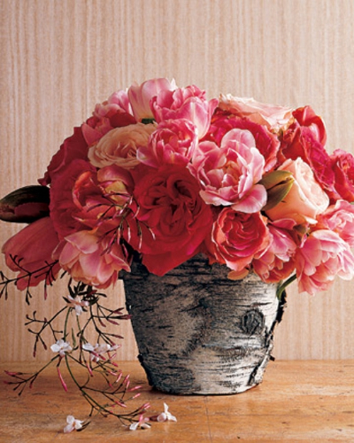 kreative ideen zum selbermachen baumstumpf vase rosen