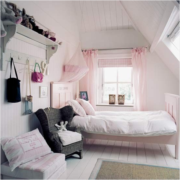 toll altmodisch Mädchenzimmer baldachin rosa bett sofa
