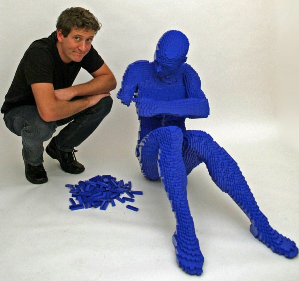 unglaubliche LEGO Kunstwerke blau mensch