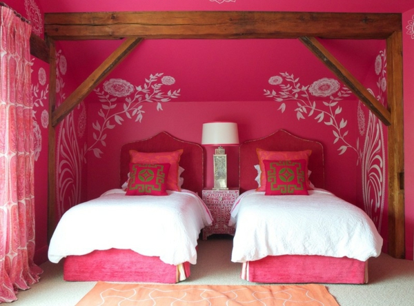 wunderschöne Schlafzimmer Rosa bett wandverkleidung blumen