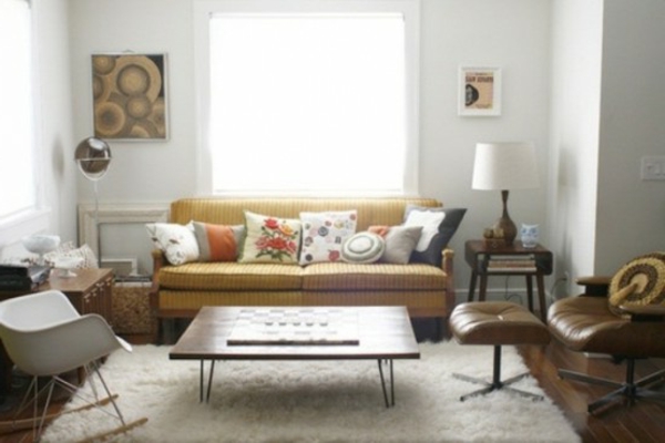 stilvoll Wohnzimmer braun tisch couch