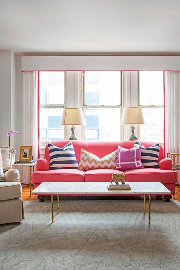 stilvoll Wohnzimmer lampe tisch rot couch