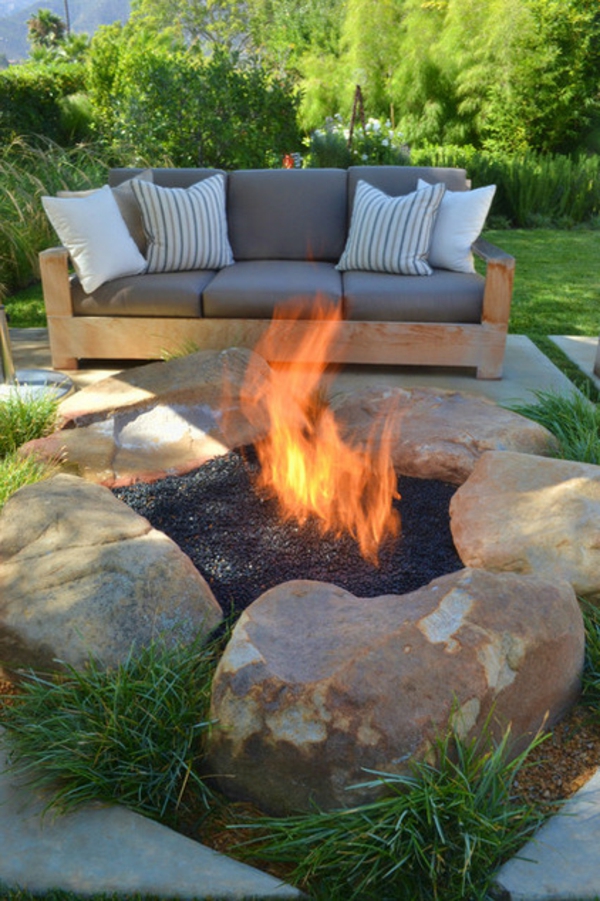 Umweltfreundliche Gartengestaltung Feuerstellen stein