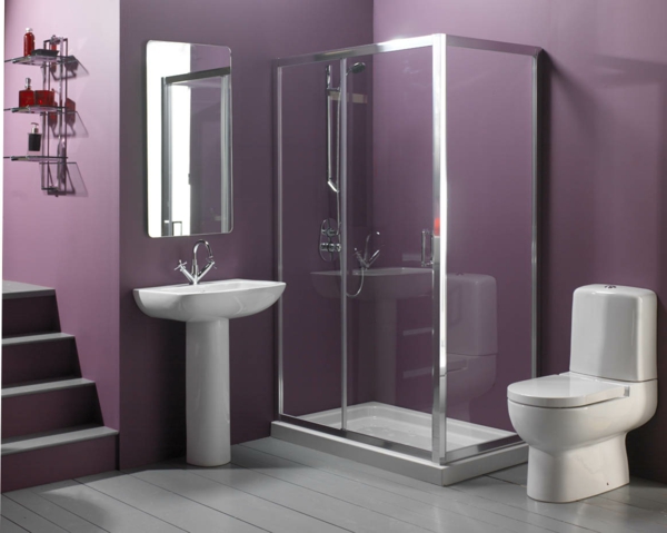 kleines badezimmer in lila mit duschkabine