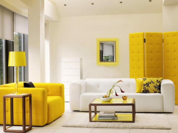 zimmerfarben weißes interieur gelbe elemente