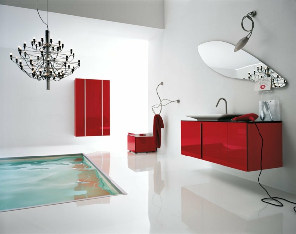 äußerst modernes badezimmer mit roten elementen