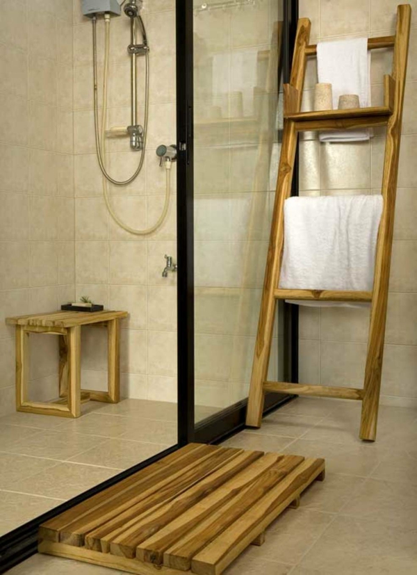 handtuchleiter aus holz für das badezimmer