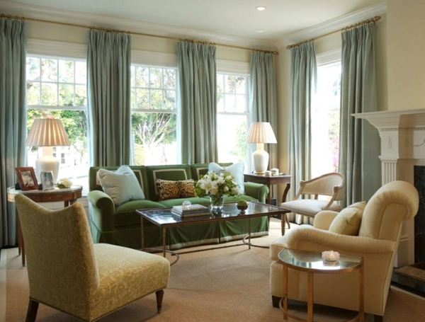 hellgrüne gardinen die dem wohnzimmerdesign passen
