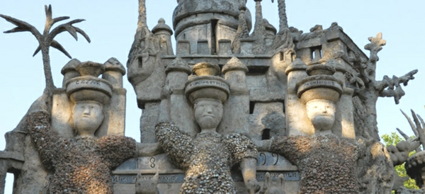 mythologische figuren als dekoration eines palastes aus kieselsteinen