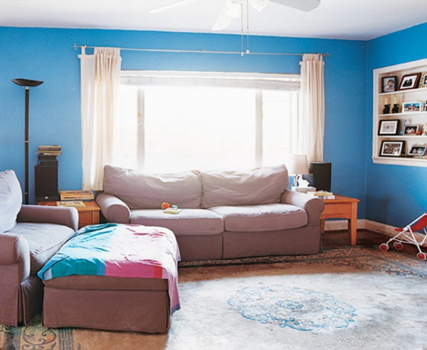 Wandfarbe gemütlich Taubenblau traditionell wohnzimmer fenster