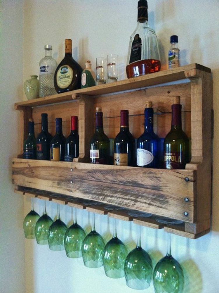 Weinregal selber bauen Weinregale aus Holz Wandregal Flaschen und Gläser