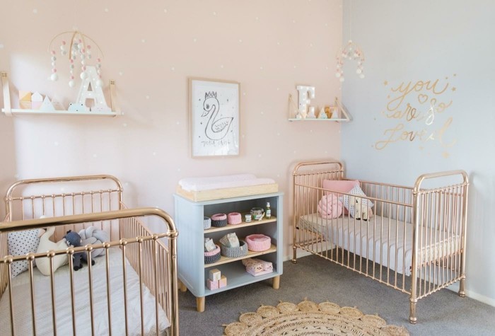 kinderzimmer einrichten babyzimmer babybett metallbetten pastellfarben