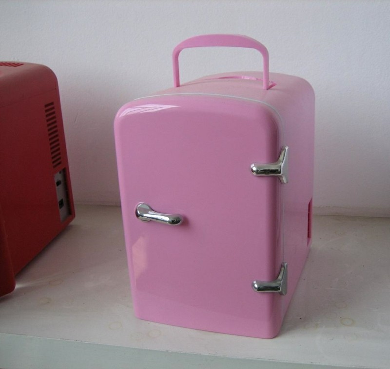 mini kühlschrank rosa leicht transportierbar