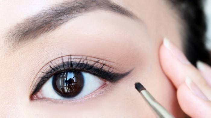 eyeliner auftragen richtig schminken