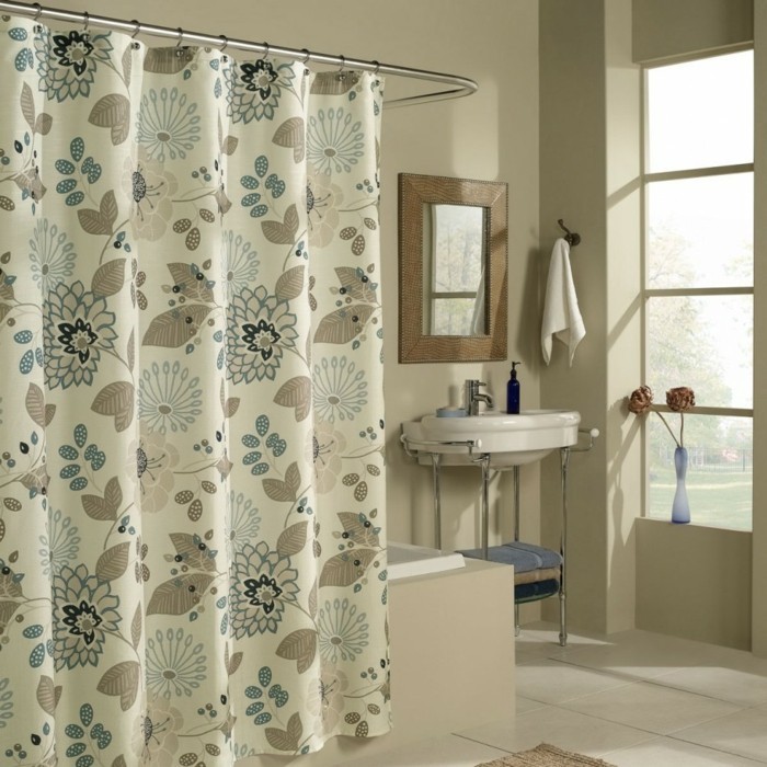 bad einrichten badvorhang florales muster beige farbnuancen badgestaltung