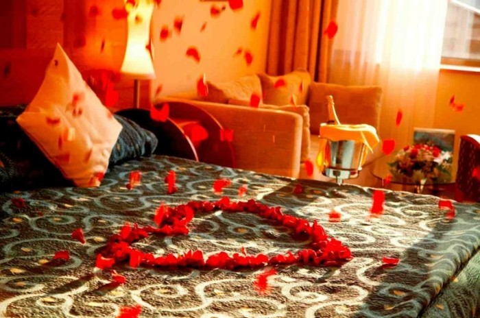 schlafzimmer einrichten rosen kerzen