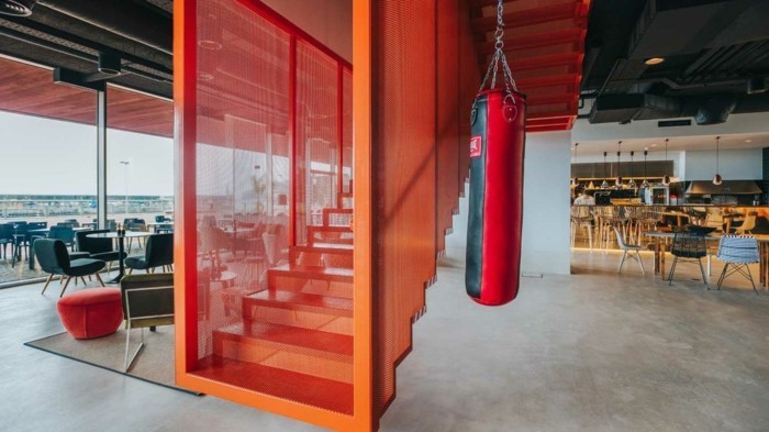 Inneneinrichtung Design Trends Hotel Ronaldo treppenhaus boxsack deko