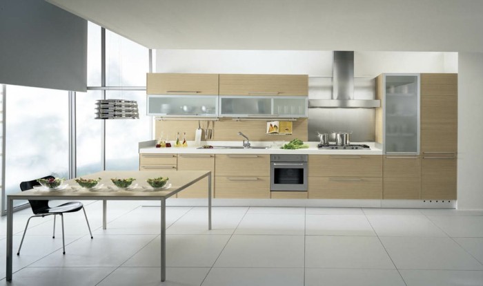 holzküchenfronten moderne kücheneinrichtung weisse bodenfliesen