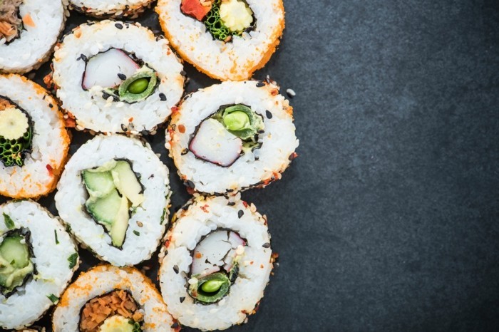 sushi rollen und sushi richtig essen