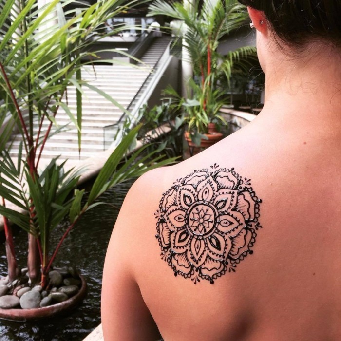 henna tatto am schukterblatt