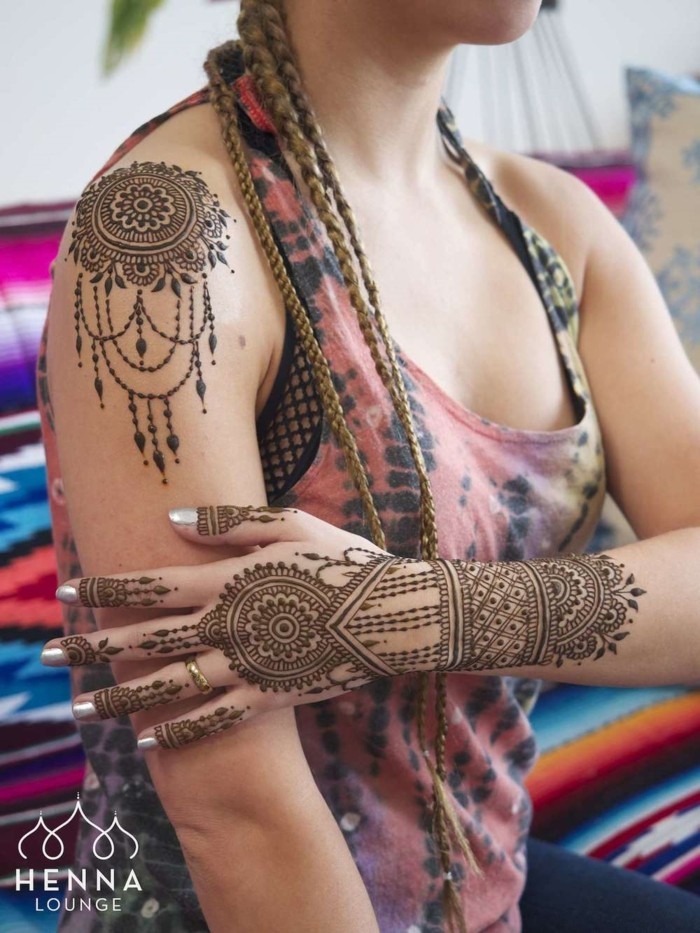 henna tatto ideen für schulter und hände