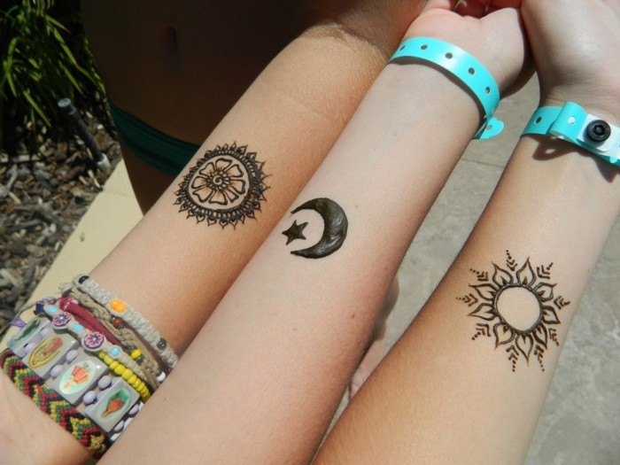 kleine henna tattoos im urlab machen lassen