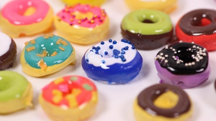 Donuts aus Polymer-Clay