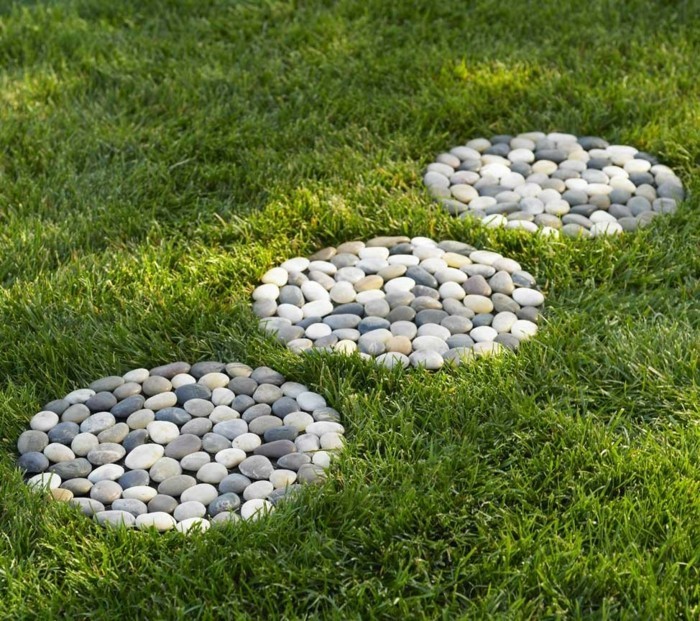 Steine wie Kreisen ausgeformt