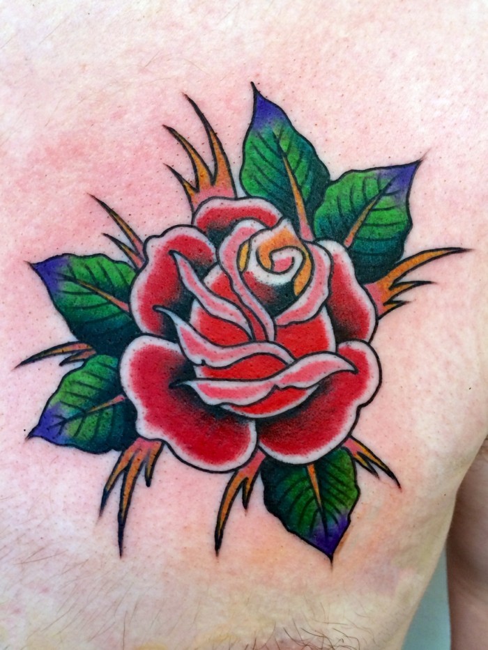 farbigen-tattoos-rosen
