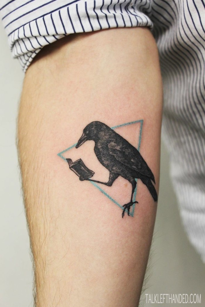 vogel tattoo am unterarm