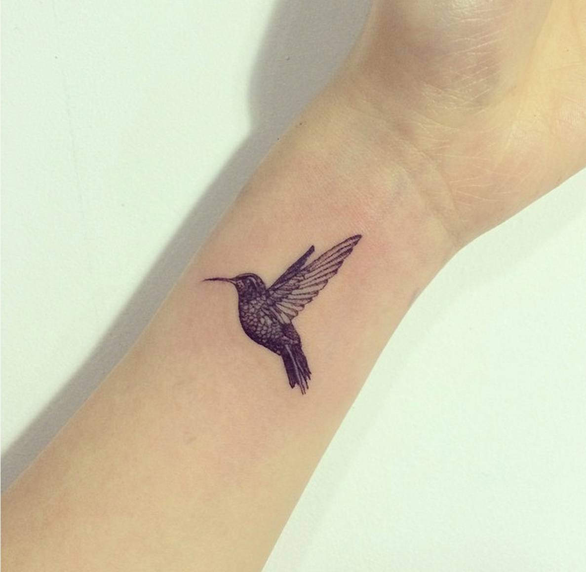 kolibri tattoo ideen für frauen