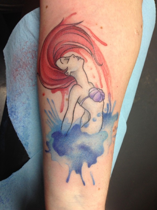 meerjungfrau tattoo mit wasserfarben